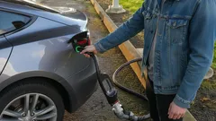 Tesla und E-Auto laden 2025 in Österreich: Wo gibt’s die günstigsten Tarife