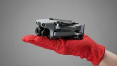 Eine Revolution im Drohnenbau von DJI: Diese Drohne ist leichter als eine Feder. Ihre Besonderheiten